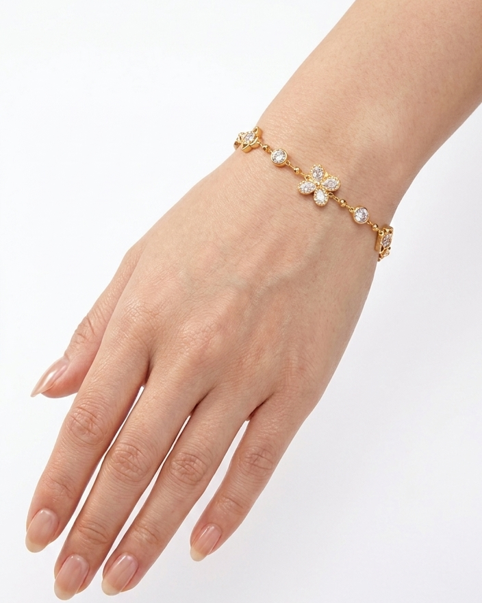 Aurelia Slim Clover Crystal Anti-Tarnish Bracelet