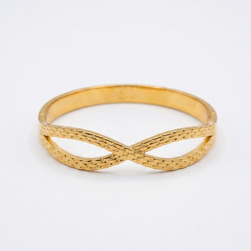 Aurelia Infinity Scale Anti-Tarnish Bangle
