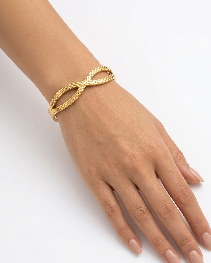 Aurelia Infinity Scale Anti-Tarnish Bangle